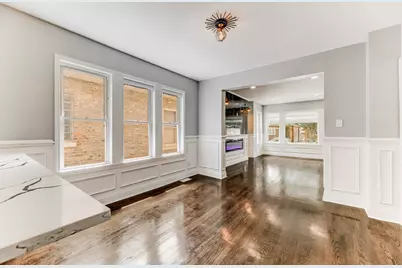 8109 S Marquette Avenue, Chicago, IL 60617 - Photo 10