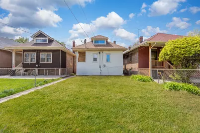 8109 S Marquette Avenue, Chicago, IL 60617 - Photo 32