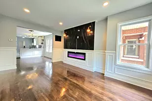 8109 S Marquette Ave, Chicago, IL 60617 - Photo 4