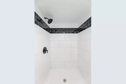 8109 S Marquette Avenue, Chicago, IL 60617 - Photo 28