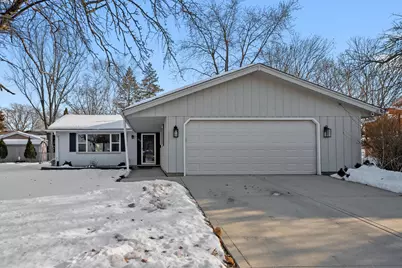 511 S Walnut Lane, Schaumburg, IL 60193 - Photo 1