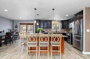 511 S Walnut Ln, Schaumburg, IL 60193 - Photo 8