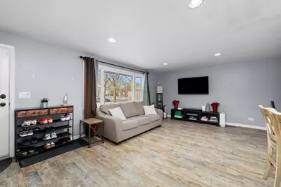 511 S Walnut Lane, Schaumburg, IL 60193 - Photo 4