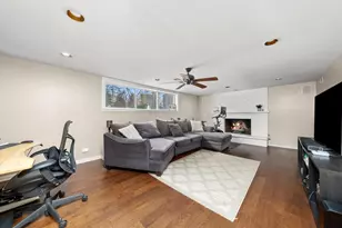 511 S Walnut Ln, Schaumburg, IL 60193 - Photo 26