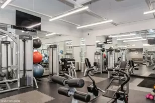 655 W Irving Park Rd, Chicago, IL 60613 - Photo 12