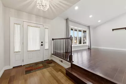 2126 E Waverly Lane, Arlington Heights, IL 60004 - Photo 12