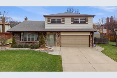 2126 E Waverly Lane, Arlington Heights, IL 60004 - Photo 2