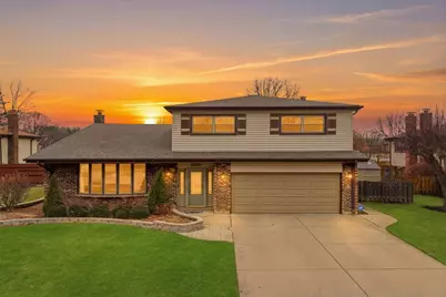 2126 E Waverly Lane, Arlington Heights, IL 60004 - Photo 1