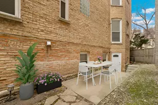 643 W Melrose St, Chicago, IL 60657 - Photo 14