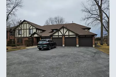 8254 Chestnut Drive #41D, Palos Hills, IL 60465 - Photo 2