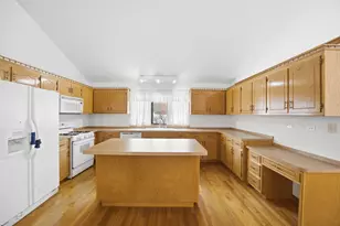 19518 Ridgemont Dr, Tinley Park, IL 60487 - Photo 8