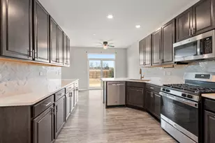 2045 Stuttle Rd, Batavia, IL 60510 - Photo 8