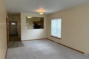 272 Rodeo Dr, Grayslake, IL 60030 - Photo 4