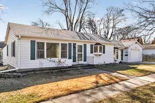 720 E Harrison Ave, Wheaton, IL 60187 - Photo 2