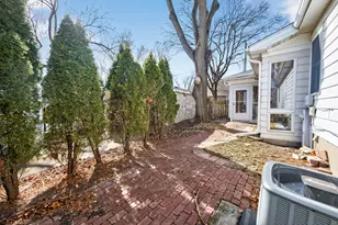 720 E Harrison Ave, Wheaton, IL 60187 - Photo 28