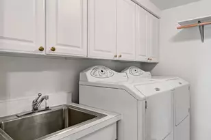 3525 S Cass Ct, Oak Brook, IL 60523 - Photo 20