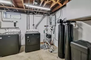 21W051 Woodview Dr, Itasca, IL 60143 - Photo 24