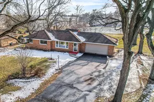 21W051 Woodview Dr, Itasca, IL 60143 - Photo 1