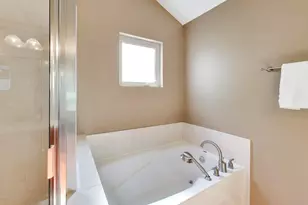 3942 N Kolmar Ave, Chicago, IL 60641 - Photo 20