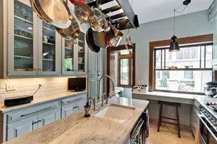 1201 E 56th St, Chicago, IL 60637 - Photo 12