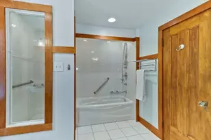 1201 E 56th St, Chicago, IL 60637 - Photo 16