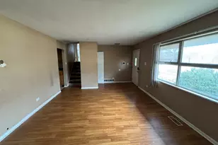 331 Gentry St, Park Forest, IL 60466 - Photo 2