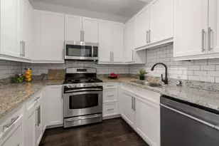 3140 N Sheffield Ave, Chicago, IL 60657 - Photo 6