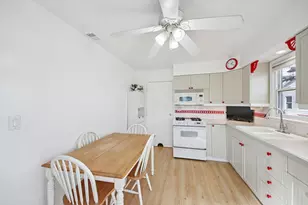 16W614 Third Ave, Bensenville, IL 60106 - Photo 8