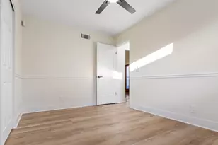 215 Apple Hill Ln, Streamwood, IL 60107 - Photo 14