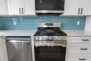 215 Apple Hill Ln, Streamwood, IL 60107 - Photo 6