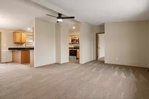 5647 Buttercup Ln, Machesney Park, IL 61115 - Photo 12