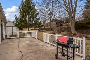 5647 Buttercup Ln, Machesney Park, IL 61115 - Photo 8