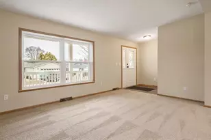 5647 Buttercup Ln, Machesney Park, IL 61115 - Photo 14