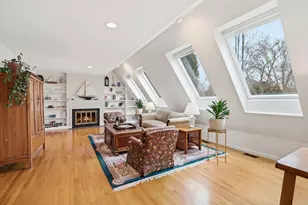 1071 Mt Vernon Ave, Lake Forest, IL 60045 - Photo 4