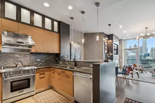 500 W Superior St, Chicago, IL 60654 - Photo 8