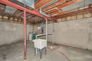 910 Oldfield Rd, Downers Grove, IL 60516 - Photo 26