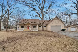 910 Oldfield Rd, Downers Grove, IL 60516 - Photo 32