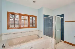 910 Oldfield Rd, Downers Grove, IL 60516 - Photo 20