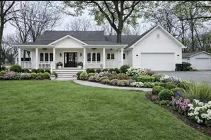 910 Oldfield Rd, Downers Grove, IL 60516 - Photo 2