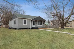 2047 32nd St, Rock Island, IL 61201 - Photo 2