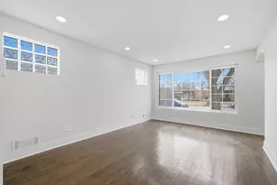 114 W 126th Pl, Chicago, IL 60628 - Photo 4