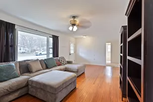 1105 Somerset Mall, McHenry, IL 60050 - Photo 4