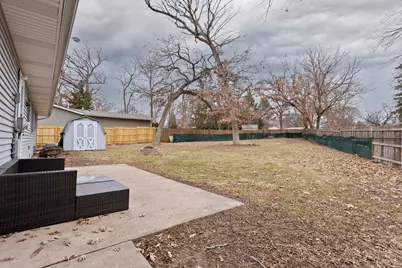 1105 Somerset Mall, McHenry, IL 60050 - Photo 14