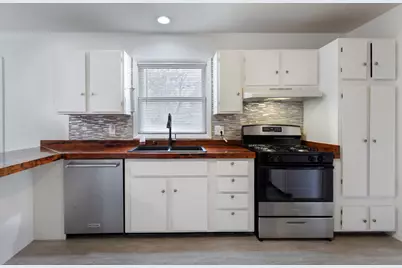 1105 Somerset Mall, McHenry, IL 60050 - Photo 6