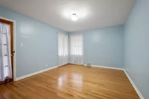 5840 N Kimball Ave, Chicago, IL 60659 - Photo 10