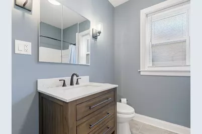 7649 S Yates Boulevard #3, Chicago, IL 60649 - Photo 2