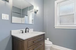 7649 S Yates Blvd, Chicago, IL 60649 - Photo 2