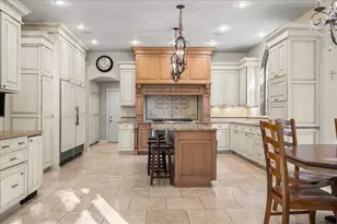 1315 Abington Cambs Dr, Lake Forest, IL 60045 - Photo 8