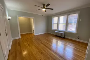 1525 W Estes Ave, Chicago, IL 60626 - Photo 6