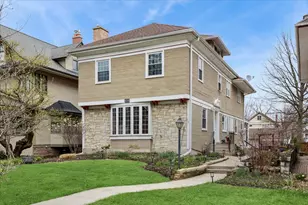 426 N Scoville Ave, Oak Park, IL 60302 - Photo 1